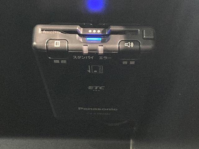 トライトン GSR 純正9インチナビ 全周囲カメラ レーダークルーズ 禁煙車 ETC レザーシート パワーシート シートヒーター コーナーセンサー スマートキー LEDヘッド ルーフレール ETC オートハイビーム(6枚目)