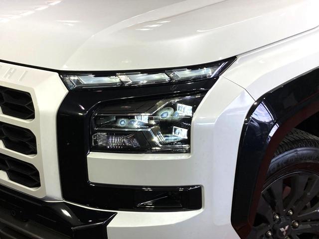 トライトン GSR 純正9インチナビ 全周囲カメラ レーダークルーズ 禁煙車 ETC レザーシート パワーシート シートヒーター コーナーセンサー スマートキー LEDヘッド ルーフレール ETC オートハイビーム(12枚目)