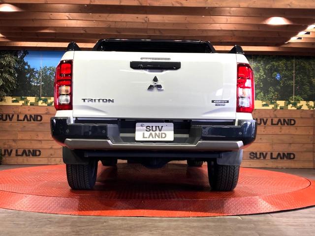 トライトン GSR 純正9インチナビ 全周囲カメラ レーダークルーズ 禁煙車 ETC レザーシート パワーシート シートヒーター コーナーセンサー スマートキー LEDヘッド ルーフレール ETC オートハイビーム(15枚目)