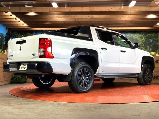 トライトン GSR 純正9インチナビ 全周囲カメラ レーダークルーズ 禁煙車 ETC レザーシート パワーシート シートヒーター コーナーセンサー スマートキー LEDヘッド ルーフレール ETC オートハイビーム(17枚目)