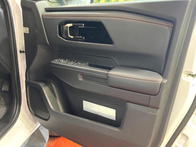 トライトン GSR 純正9インチナビ 全周囲カメラ レーダークルーズ 禁煙車 ETC レザーシート パワーシート シートヒーター コーナーセンサー スマートキー LEDヘッド ルーフレール ETC オートハイビーム(32枚目)