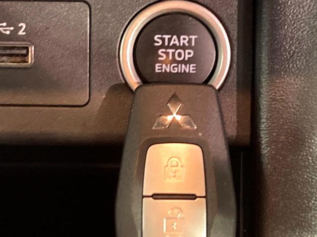 トライトン GSR 純正9インチナビ 全周囲カメラ レーダークルーズ 禁煙車 ETC レザーシート パワーシート シートヒーター コーナーセンサー スマートキー LEDヘッド ルーフレール ETC オートハイビーム(40枚目)