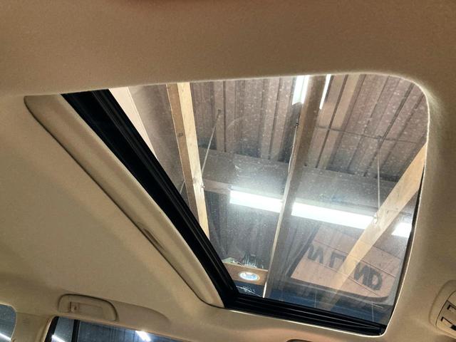 ランドクルーザープラド TX Lパッケージ マットブラックエディション サンルーフ 7人乗り 9型ディスプレイオーディオ パノラミックビューモニター レーダークルーズコントロール ETC Bluetooth再生 シートベンチレーション パワーシート LEDヘッドライト(3枚目)