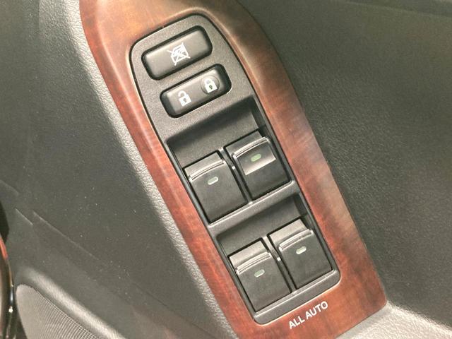 ランドクルーザープラド TX Lパッケージ サンルーフ 7インチSDナビ バックカメラ 100V電源 禁煙車 レザーシート 前席シートエアコン コーナーセンサー LEDヘッド クルコン オートライト デュアルエアコン 電動格納サードシート(26枚目)