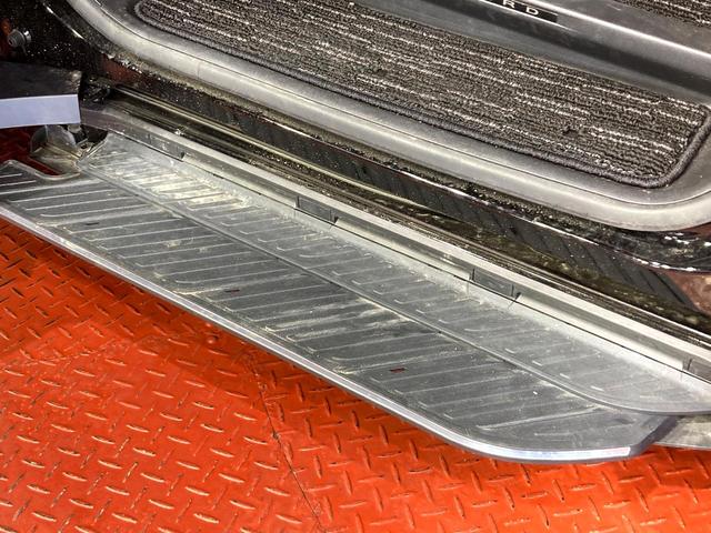 アルファードハイブリッド Ｚ　ガラスルーフ　両側電動ドア　後席モニター　フロントカメラ　サイドカメラ　バックカメラ　衝突被害軽減システム　１００Ｖ電源　レーダークルーズ　禁煙車　電動リアゲート　レザーシート　前席シートエアコン（35枚目）