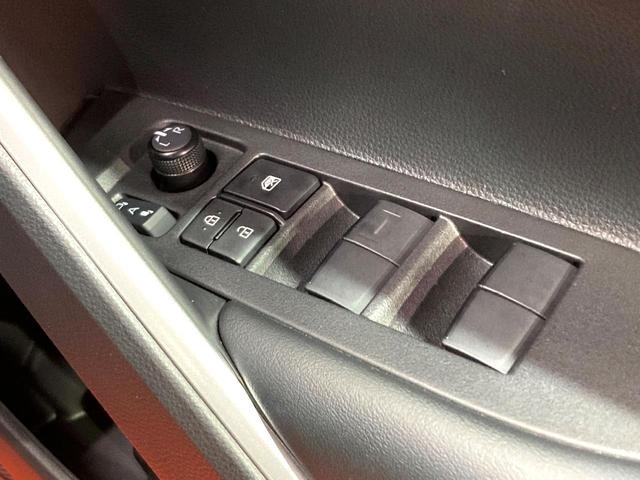 カローラクロス Z フルエアロ 純正SDナビ 全周囲カメラ 衝突被害軽減システム レーダークルーズ 禁煙車 電動リアゲート ハーフレザーシート パワーシート コーナーセンサー スマートキー LEDヘッド ルーフレール(36枚目)