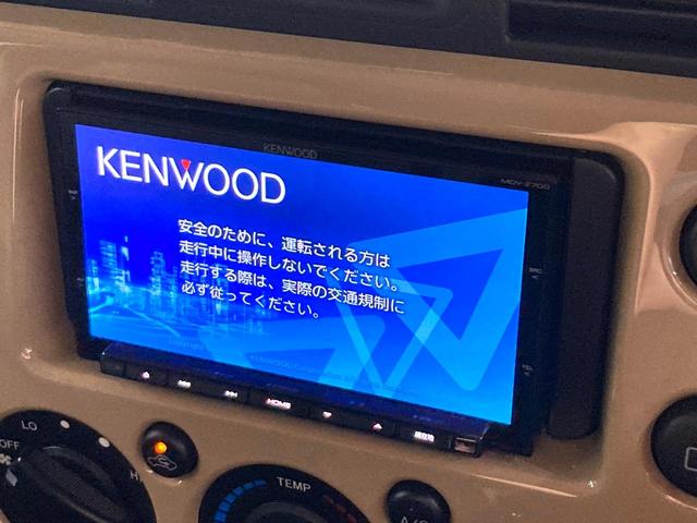 FJクルーザー ベースグレード SDナビ バックカメラ 禁煙車 ドラレコ コーナーセンサー ETC 純正17インチアルミ Bluetooth CD DVD再生 地デジ トランスファー キーレス 2トーンカラー オートライト(3枚目)