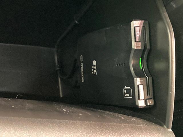 CX-8 25S ブラックトーンエディション 純正10型ナビ 全周囲カメラ 衝突被害軽減システム レーダークルーズ 禁煙車 電動リアゲート ハーフレザーシート ドラレコ コーナーセンサー スマートキー LEDヘッド ルーフレール ETC(7枚目)