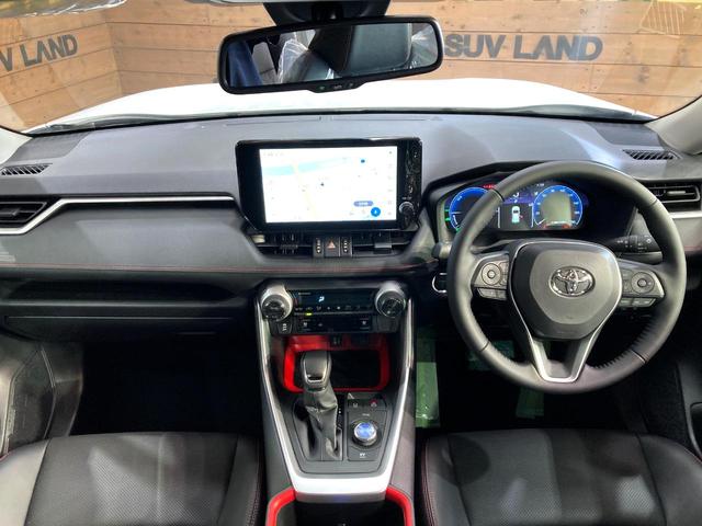 RAV4 ハイブリッドアドベンチャー オフロードパッケージII 登録済未使用車 純正10型ディスプレイオーディオ バックカメラ 衝突被害軽減システム レーダークルーズ レザー調シート 前席シートエアコン パワーシート コーナーセンサー LEDヘッド ルーフレール(2枚目)