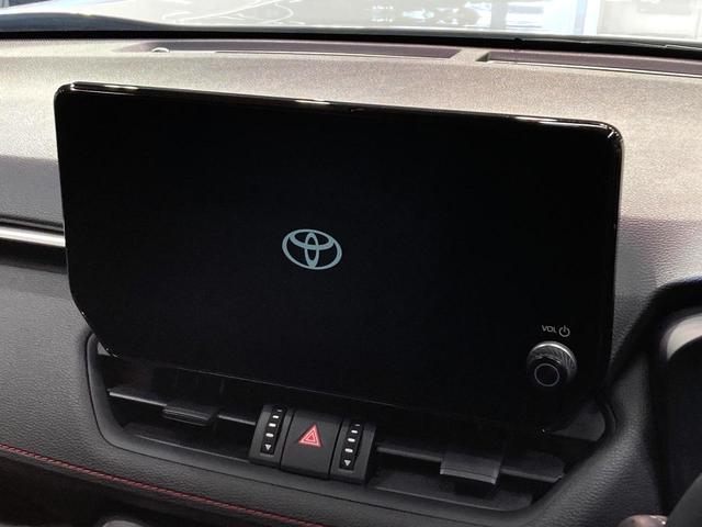 RAV4 ハイブリッドアドベンチャー オフロードパッケージII 登録済未使用車 純正10型ディスプレイオーディオ バックカメラ 衝突被害軽減システム レーダークルーズ レザー調シート 前席シートエアコン パワーシート コーナーセンサー LEDヘッド ルーフレール(3枚目)