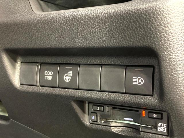 RAV4 ハイブリッドアドベンチャー オフロードパッケージII 登録済未使用車 純正10型ディスプレイオーディオ バックカメラ 衝突被害軽減システム レーダークルーズ レザー調シート 前席シートエアコン パワーシート コーナーセンサー LEDヘッド ルーフレール(7枚目)