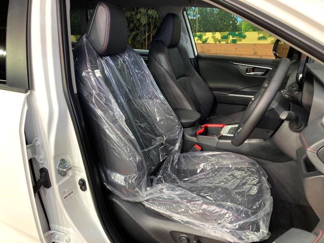RAV4 ハイブリッドアドベンチャー オフロードパッケージII 登録済未使用車 純正10型ディスプレイオーディオ バックカメラ 衝突被害軽減システム レーダークルーズ レザー調シート 前席シートエアコン パワーシート コーナーセンサー LEDヘッド ルーフレール(8枚目)