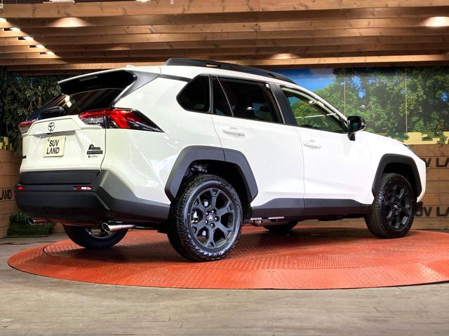 RAV4 ハイブリッドアドベンチャー オフロードパッケージII 登録済未使用車 純正10型ディスプレイオーディオ バックカメラ 衝突被害軽減システム レーダークルーズ レザー調シート 前席シートエアコン パワーシート コーナーセンサー LEDヘッド ルーフレール(17枚目)