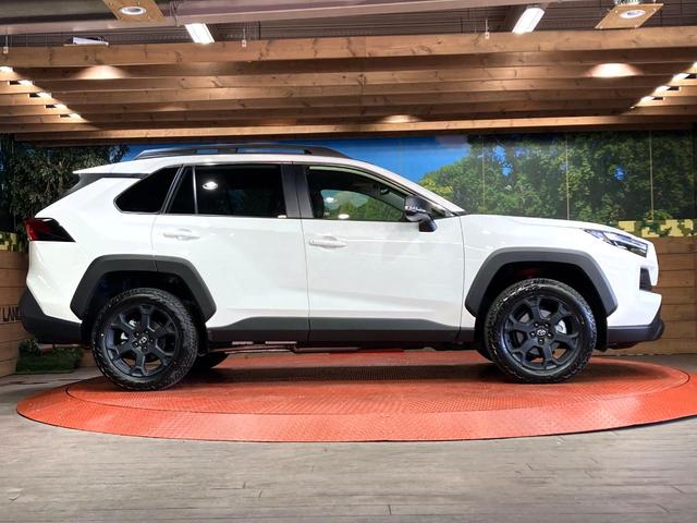 RAV4 ハイブリッドアドベンチャー オフロードパッケージII 登録済未使用車 純正10型ディスプレイオーディオ バックカメラ 衝突被害軽減システム レーダークルーズ レザー調シート 前席シートエアコン パワーシート コーナーセンサー LEDヘッド ルーフレール(26枚目)