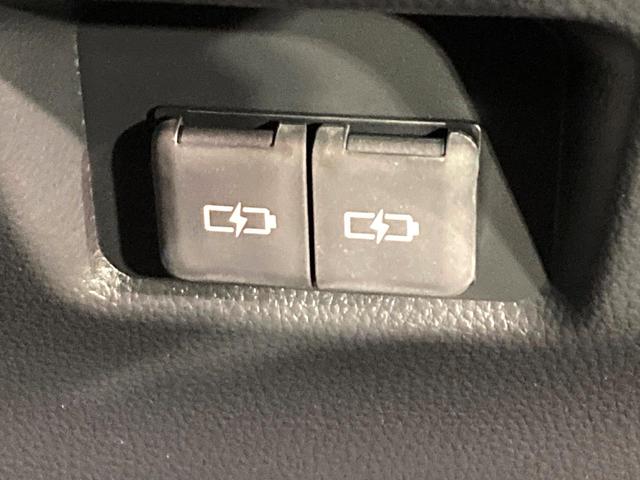 RAV4 ハイブリッドアドベンチャー オフロードパッケージII 登録済未使用車 純正10型ディスプレイオーディオ バックカメラ 衝突被害軽減システム レーダークルーズ レザー調シート 前席シートエアコン パワーシート コーナーセンサー LEDヘッド ルーフレール(34枚目)