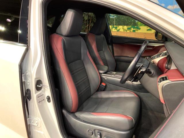 【黒革シート】上質な本革を使用し、高級感あふれる黒革シート。常に体に触れる部分だから、座り心地の良さにはこだわりたいですね♪汚れの付着や劣化を抑制する内装コーティング施工もおススメですよ♪