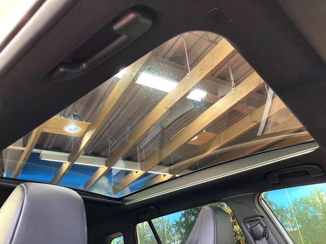 カローラクロス ハイブリッド Z ガラスルーフ 純正10型ディスプレイオーディオ 全周囲カメラ 衝突被害軽減システム レーダークルーズ 禁煙車 電動リアゲート ハーフレザーシート パワーシート ドラレコ LEDヘッド ルーフレール(3枚目)