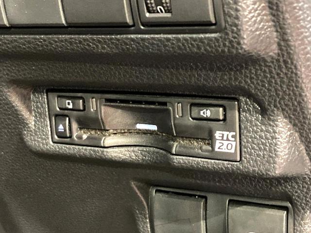 カローラクロス ハイブリッド Z ガラスルーフ 純正10型ディスプレイオーディオ 全周囲カメラ 衝突被害軽減システム レーダークルーズ 禁煙車 電動リアゲート ハーフレザーシート パワーシート ドラレコ LEDヘッド ルーフレール(7枚目)