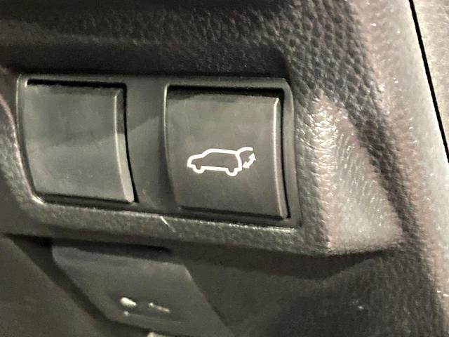 カローラクロス ハイブリッド Z ガラスルーフ 純正10型ディスプレイオーディオ 全周囲カメラ 衝突被害軽減システム レーダークルーズ 禁煙車 電動リアゲート ハーフレザーシート パワーシート ドラレコ LEDヘッド ルーフレール(38枚目)