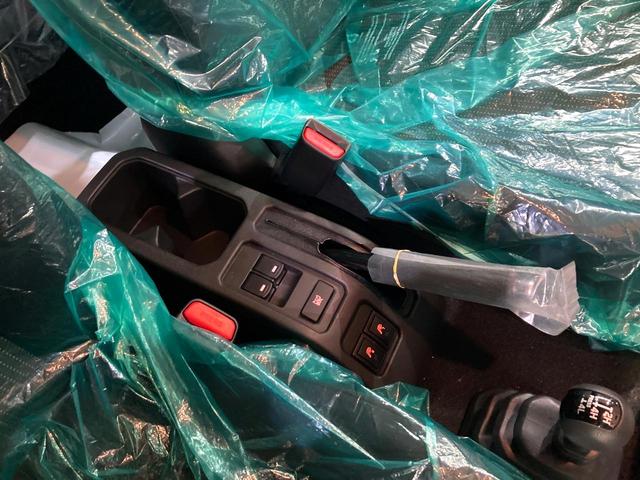 ジムニーノマド FC 登録済未使用車 衝突被害軽減システム レーダークルーズ スマートキー LEDヘッド 純正15インチアルミ オートハイビーム 車線逸脱警報 オートライト オートエアコン(39枚目)