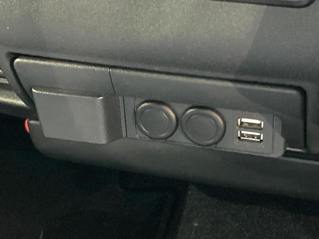 ハイエースバン スーパーＧＬ　ダークプライムＩＩ　ディーゼル　禁煙車　純正ナビ　パノラミックビューモニター　デジタルインナーミラー　衝突警報装置　ＬＥＤヘッド　ビルドインＥＴＣ　オートライト　スマートキー　ステアリングリモコン（47枚目）