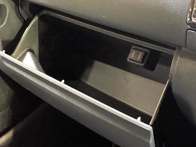 ハイエースバン スーパーＧＬ　ダークプライムＩＩ　ディーゼル　禁煙車　純正ナビ　パノラミックビューモニター　デジタルインナーミラー　衝突警報装置　ＬＥＤヘッド　ビルドインＥＴＣ　オートライト　スマートキー　ステアリングリモコン（48枚目）