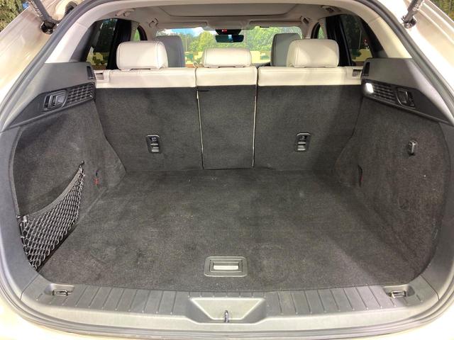 ＣＸ－６０ ＸＤ　エクスクルーシブモード　サンルーフ　３６０度ビューモニター　白革シート　衝突被害軽減システム　レーダークルーズ　禁煙車　電動リアゲート　レザーシート　全席シートヒーター　前席シートエアコン　コーナーセンサー　ビルドインＥＴＣ（33枚目）