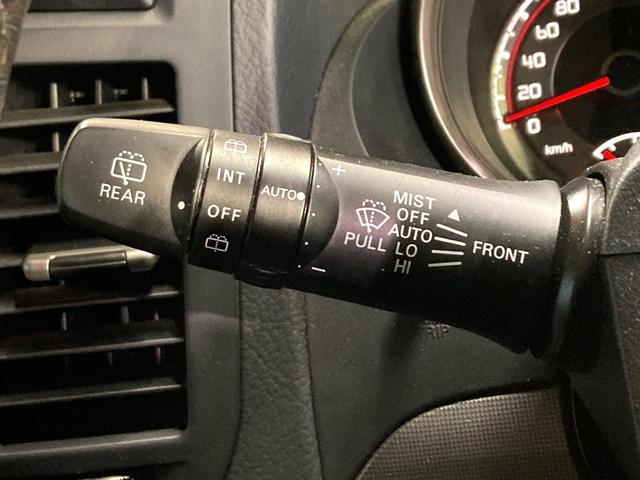 パジェロ ロング エクシード ディーゼル 7人乗り 後席モニター バックカメラ 禁煙車 ドラレコ HIDヘッド ETC クルコン 純正17インチアルミ オートライト オートエアコン Bluetooth CD(46枚目)