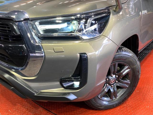 【ＬＥＤヘッドライト】悪天候や夜間走行時も良好な視界を確保し安心して運転できる高輝度ＬＥＤヘッドライトを装備！点灯速度が早く、消費電力も抑えられています。