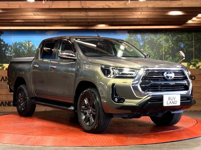 高透明度のガラス皮膜で撥水はもちろん、上質なツヤ・光沢を実現。紫外線や酸性雨から大切な愛車を保護し、色あせ・劣化を防止。「弾スプラッシュコート」、「弾プリミッサコート」からお選びいただけます。