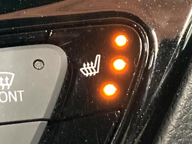 Ｃ－ＨＲ Ｇ　モード　ネロ　純正９型ＳＤナビ　バックカメラ　衝突軽減装置　レーダークルーズコントロール　シートヒーター　オートエアコン　ドラレコ　スマートキー　ＬＥＤヘッドライト　車線逸脱警報　先行車発進告知機能（6枚目）