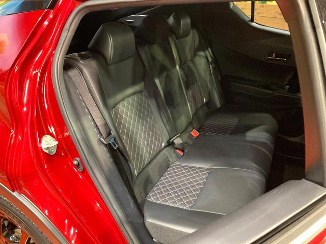 Ｃ－ＨＲ Ｇ　モード　ネロ　純正９型ＳＤナビ　バックカメラ　衝突軽減装置　レーダークルーズコントロール　シートヒーター　オートエアコン　ドラレコ　スマートキー　ＬＥＤヘッドライト　車線逸脱警報　先行車発進告知機能（9枚目）