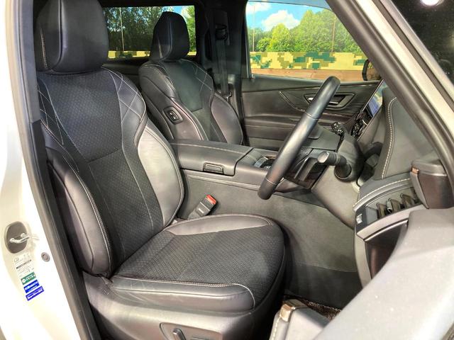 ヴェルファイアハイブリッド Ｚ　プレミア　ガラスルーフ　両側電動スライドドア　１４型ディスプレイオーディオ　全周囲カメラ　黒本革シート　レーダークルーズコントロール　ＥＴＣ　Ｂｌｕｅｔｏｏｔｈ再生　シートベンチレーション　パワーバックドア（8枚目）