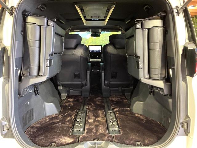 ヴェルファイアハイブリッド Ｚ　プレミア　ガラスルーフ　両側電動スライドドア　１４型ディスプレイオーディオ　全周囲カメラ　黒本革シート　レーダークルーズコントロール　ＥＴＣ　Ｂｌｕｅｔｏｏｔｈ再生　シートベンチレーション　パワーバックドア（11枚目）