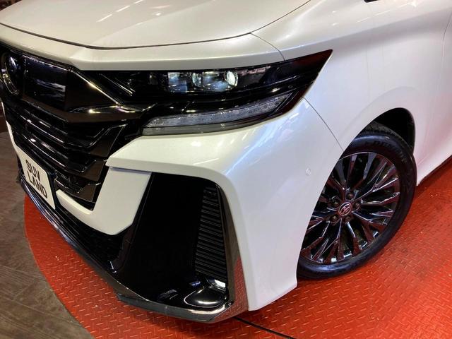 ヴェルファイアハイブリッド Ｚ　プレミア　ガラスルーフ　両側電動スライドドア　１４型ディスプレイオーディオ　全周囲カメラ　黒本革シート　レーダークルーズコントロール　ＥＴＣ　Ｂｌｕｅｔｏｏｔｈ再生　シートベンチレーション　パワーバックドア（13枚目）