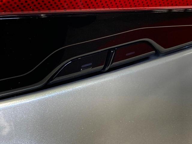 ヴェルファイアハイブリッド Ｚ　プレミア　ガラスルーフ　両側電動スライドドア　１４型ディスプレイオーディオ　全周囲カメラ　黒本革シート　レーダークルーズコントロール　ＥＴＣ　Ｂｌｕｅｔｏｏｔｈ再生　シートベンチレーション　パワーバックドア（30枚目）