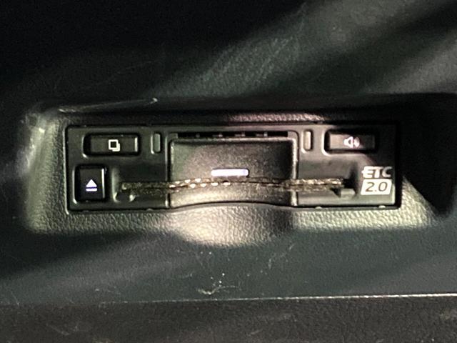 ヴェルファイアハイブリッド Ｚ　プレミア　ガラスルーフ　両側電動スライドドア　１４型ディスプレイオーディオ　全周囲カメラ　黒本革シート　レーダークルーズコントロール　ＥＴＣ　Ｂｌｕｅｔｏｏｔｈ再生　シートベンチレーション　パワーバックドア（54枚目）