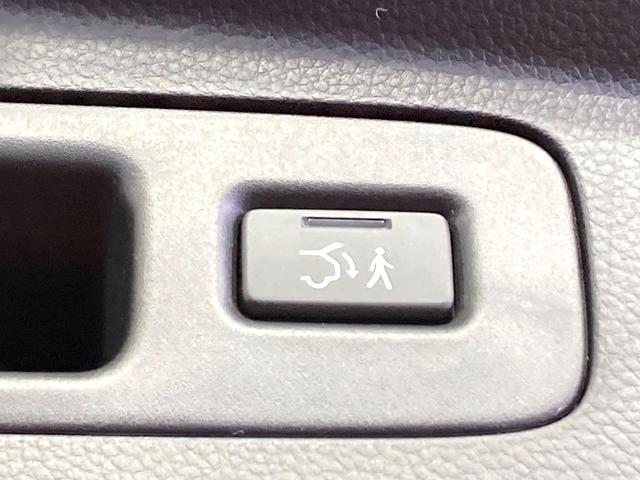 ヴェゼル ｅ：ＨＥＶ　Ｚ　登録済未使用車　９型メーカーナビ　全周囲カメラ　衝突被害軽減システム　レーダークルーズ　電動リアゲート　ハーフレザーシート　コーナーセンサー　スマートキー　ＬＥＤヘッド　ＥＴＣ２．０（6枚目）