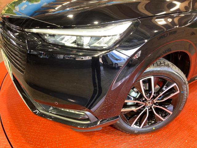 ヴェゼル ｅ：ＨＥＶ　Ｚ　登録済未使用車　９型メーカーナビ　全周囲カメラ　衝突被害軽減システム　レーダークルーズ　電動リアゲート　ハーフレザーシート　コーナーセンサー　スマートキー　ＬＥＤヘッド　ＥＴＣ２．０（12枚目）