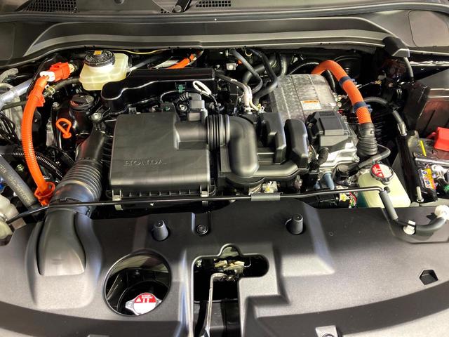 ヴェゼル ｅ：ＨＥＶ　Ｚ　登録済未使用車　９型メーカーナビ　全周囲カメラ　衝突被害軽減システム　レーダークルーズ　電動リアゲート　ハーフレザーシート　コーナーセンサー　スマートキー　ＬＥＤヘッド　ＥＴＣ２．０（18枚目）