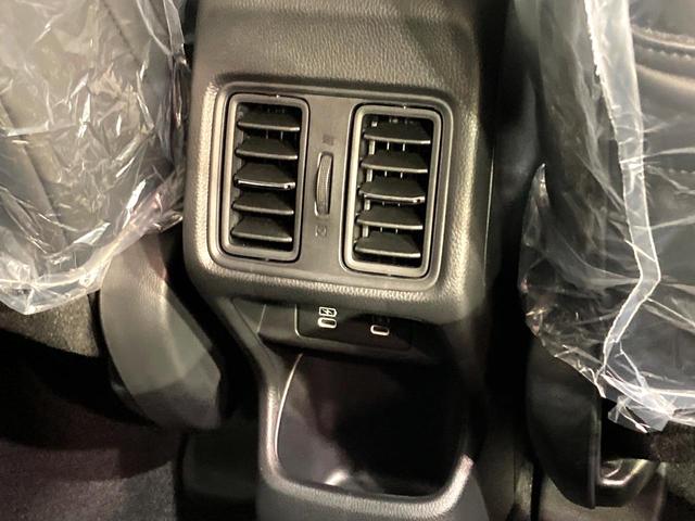 ヴェゼル ｅ：ＨＥＶ　Ｚ　登録済未使用車　９型メーカーナビ　全周囲カメラ　衝突被害軽減システム　レーダークルーズ　電動リアゲート　ハーフレザーシート　コーナーセンサー　スマートキー　ＬＥＤヘッド　ＥＴＣ２．０（35枚目）