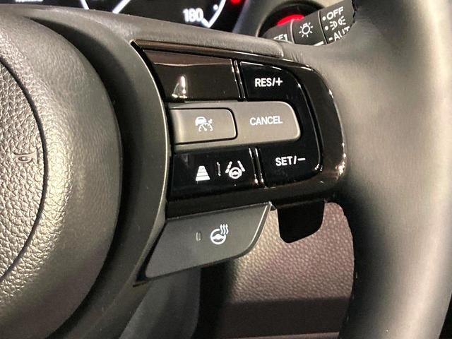 ヴェゼル ｅ：ＨＥＶ　Ｚ　登録済未使用車　９型メーカーナビ　全周囲カメラ　衝突被害軽減システム　レーダークルーズ　電動リアゲート　ハーフレザーシート　コーナーセンサー　スマートキー　ＬＥＤヘッド　ＥＴＣ２．０（42枚目）