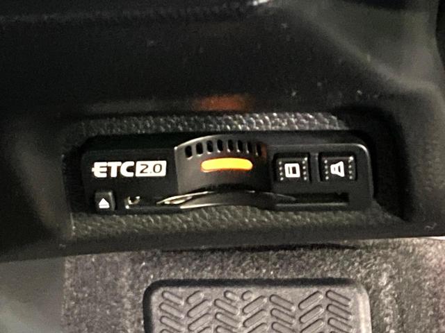 ヴェゼル ｅ：ＨＥＶ　Ｚ　登録済未使用車　９型メーカーナビ　全周囲カメラ　衝突被害軽減システム　レーダークルーズ　電動リアゲート　ハーフレザーシート　コーナーセンサー　スマートキー　ＬＥＤヘッド　ＥＴＣ２．０（45枚目）