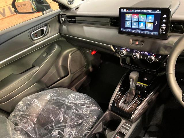 ヴェゼル ｅ：ＨＥＶ　Ｚ　登録済未使用車　９型メーカーナビ　全周囲カメラ　衝突被害軽減システム　レーダークルーズ　電動リアゲート　ハーフレザーシート　コーナーセンサー　スマートキー　ＬＥＤヘッド　ＥＴＣ２．０（48枚目）