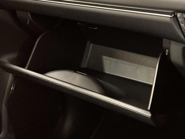 ヴェゼル ｅ：ＨＥＶ　Ｚ　登録済未使用車　９型メーカーナビ　全周囲カメラ　衝突被害軽減システム　レーダークルーズ　電動リアゲート　ハーフレザーシート　コーナーセンサー　スマートキー　ＬＥＤヘッド　ＥＴＣ２．０（53枚目）