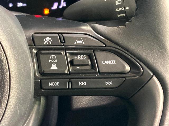 ヤリスクロス ハイブリッドＺ　ナビ機能付きディスプレイオーディオ　全周囲カメラ　衝突被害軽減システム　レーダークルーズ　禁煙車　ハーフレザーシート　パワーシート　コーナーセンサー　ＬＥＤヘッド　ＥＴＣ　純正１８インチアルミ（5枚目）