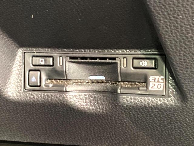 ヤリスクロス ハイブリッドＺ　ナビ機能付きディスプレイオーディオ　全周囲カメラ　衝突被害軽減システム　レーダークルーズ　禁煙車　ハーフレザーシート　パワーシート　コーナーセンサー　ＬＥＤヘッド　ＥＴＣ　純正１８インチアルミ（7枚目）