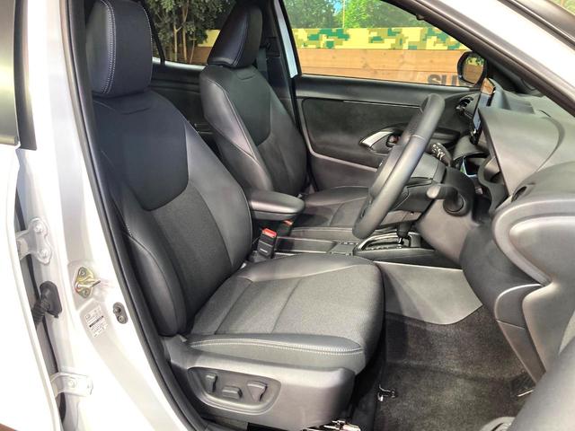 ヤリスクロス ハイブリッドＺ　ナビ機能付きディスプレイオーディオ　全周囲カメラ　衝突被害軽減システム　レーダークルーズ　禁煙車　ハーフレザーシート　パワーシート　コーナーセンサー　ＬＥＤヘッド　ＥＴＣ　純正１８インチアルミ（8枚目）