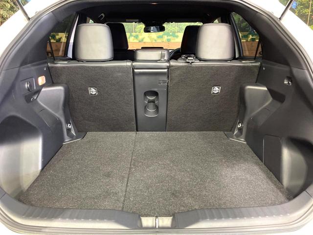 ヤリスクロス ハイブリッドＺ　ナビ機能付きディスプレイオーディオ　全周囲カメラ　衝突被害軽減システム　レーダークルーズ　禁煙車　ハーフレザーシート　パワーシート　コーナーセンサー　ＬＥＤヘッド　ＥＴＣ　純正１８インチアルミ（10枚目）