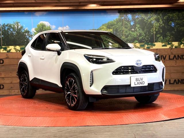 ヤリスクロス ハイブリッドＺ　ナビ機能付きディスプレイオーディオ　全周囲カメラ　衝突被害軽減システム　レーダークルーズ　禁煙車　ハーフレザーシート　パワーシート　コーナーセンサー　ＬＥＤヘッド　ＥＴＣ　純正１８インチアルミ（16枚目）